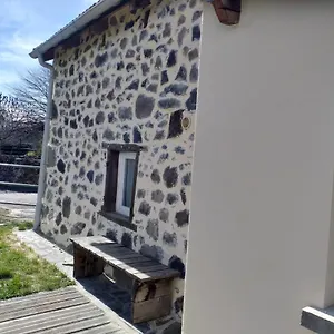 Location Insolite Dans Un Four A Pain Hébergement de vacances Saint-Etienne-de-Carlat