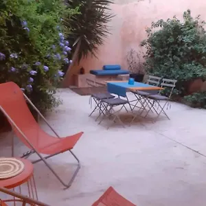 Arlette La Petite Maison Arlesienne Hébergement de vacances