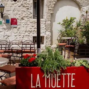 Отель La Muette, Арль