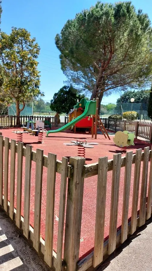 Appartement Aux Abords Du Lac à Arles France